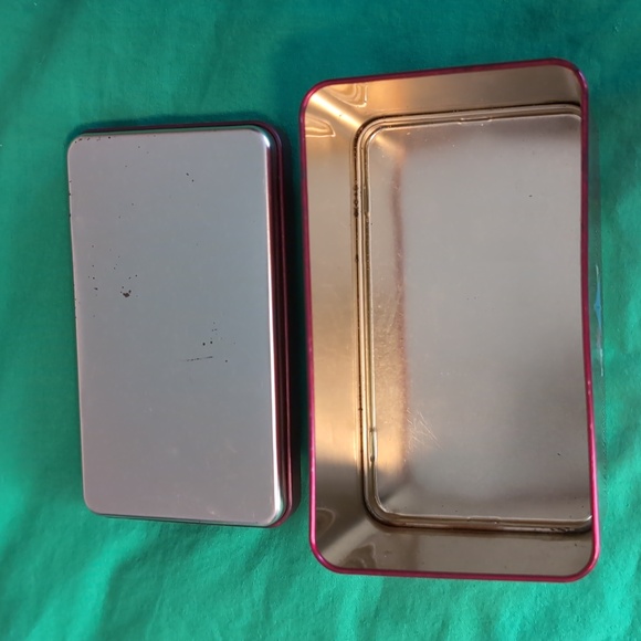 Vintage Lindt Master Chocolatier Holiday Chocolate Tin Box - Picture 3 of 3